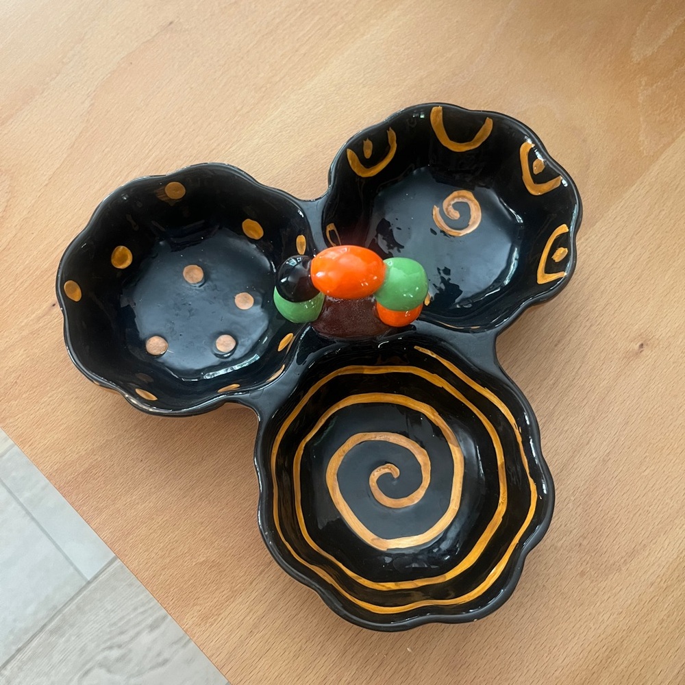 Ceramic dipping dish